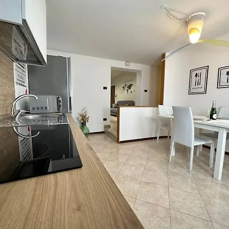 Marconi Free Parking / Near The Airport *